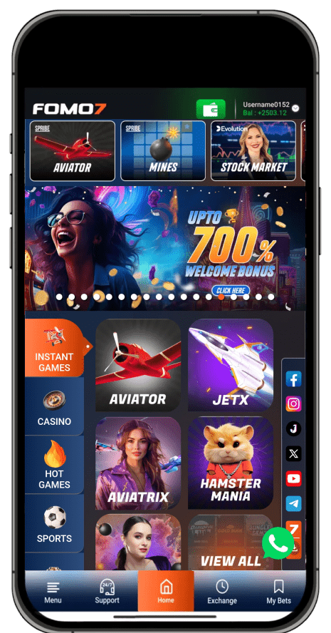 FOMO7 India app home screen showing games like Aviator, JetX, Aviatrix, Hamster Mania and a 700% welcome bonus banner.
