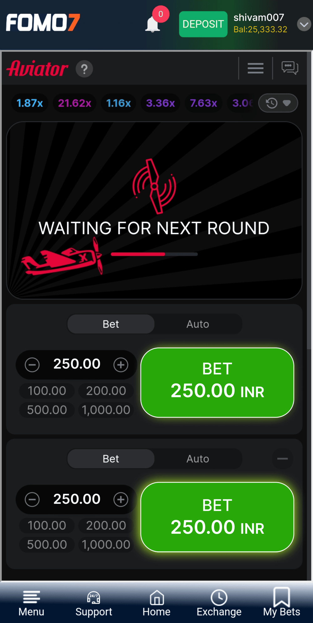 Aviator game screen showing “waiting for next round” with bet options in the FOMO7 India interface.